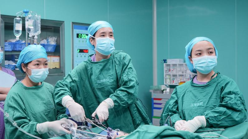 女子在医院做微创手术脑死亡离世女子微创手术脑死亡离世事件深度解析，原因、预防与应对之道